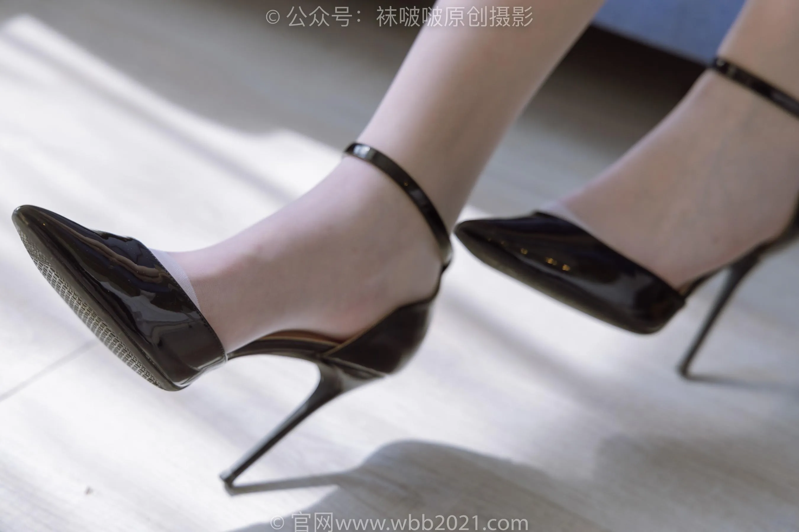 [BoBoSocks袜啵啵]NO.235 小甜豆-两双高跟鞋、白丝 [46P]插图3